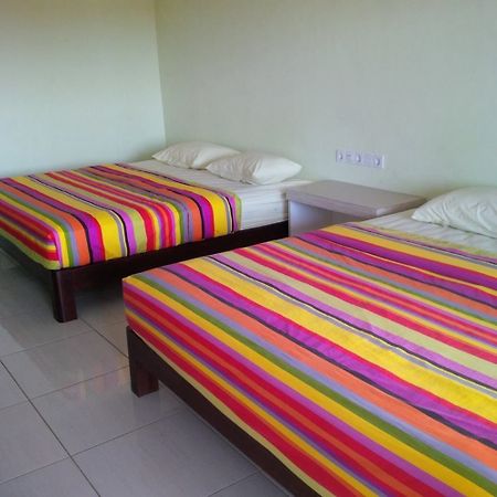 Holiday Beach Inn Pangandaran Kültér fotó