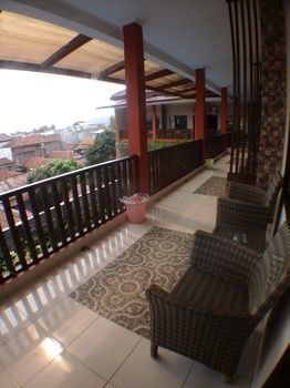 Holiday Beach Inn Pangandaran Kültér fotó