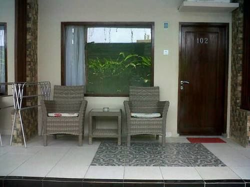 Holiday Beach Inn Pangandaran Kültér fotó