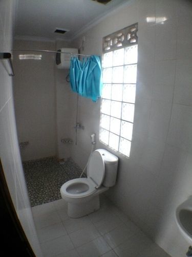 Holiday Beach Inn Pangandaran Kültér fotó